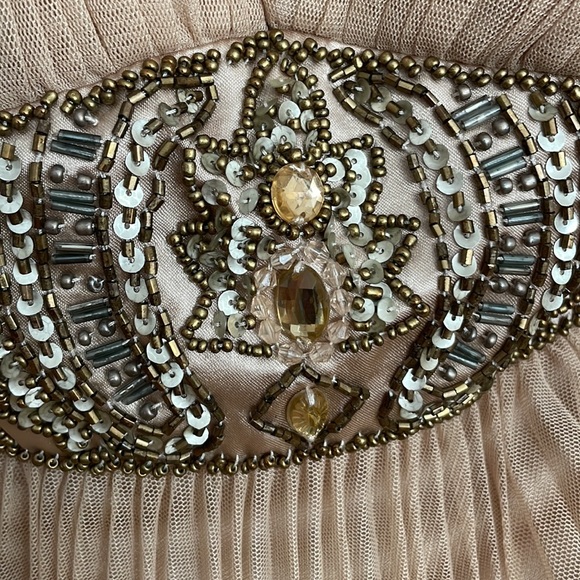 Halter gold/beige dress. Pleated. In perfect condition. - Picture 6 of 6